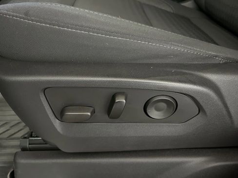 Used 2023 Chevrolet Silverado 1500 LT image 19