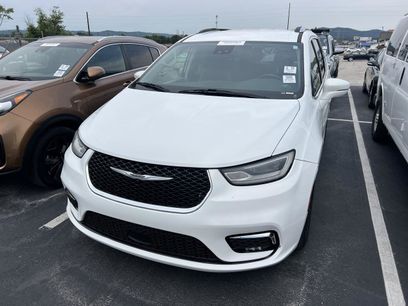 Used 2021 Chrysler Pacifica Touring-L