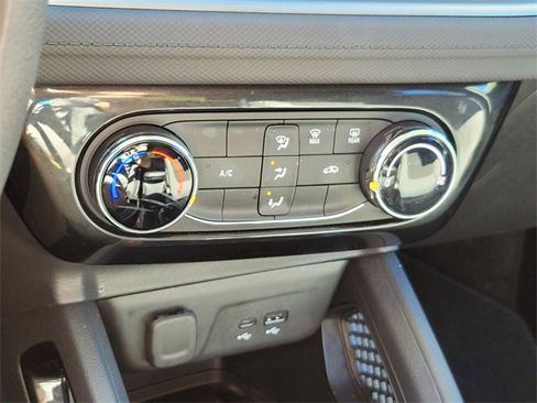 Used 2025 Chevrolet TrailBlazer LT image 33