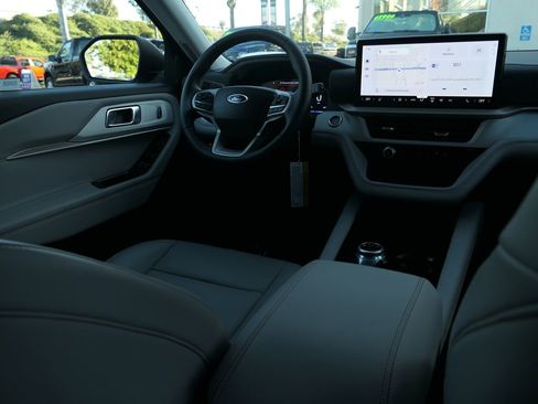 Used 2026 Ford Explorer Active w/ Active Comfort Package image 27