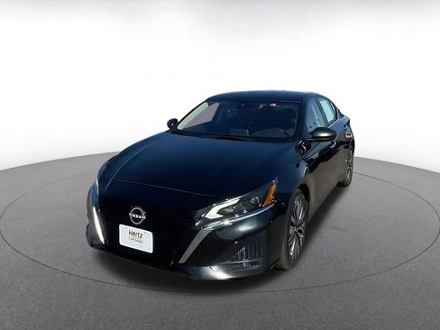 Used 2025 Nissan Altima 2.5 SV image 4