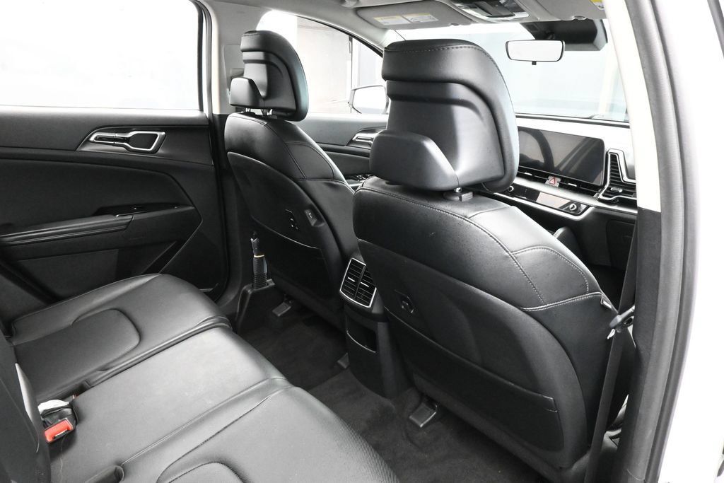 Used 2025 Kia Sportage EX FWD image 44