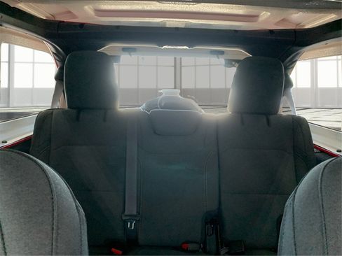 Used 2025 Jeep Wrangler Sport S image 13