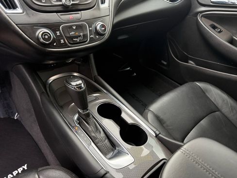 Used 2017 Chevrolet Malibu LT w/ Leather Package image 13