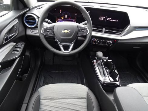 New 2026 Chevrolet Trax LT w/ Driver Confidence Package image 7