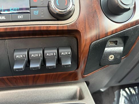 Used 2011 Ford F250 Lariat w/ Lariat Ultimate Pkg AWD/4WD image 40
