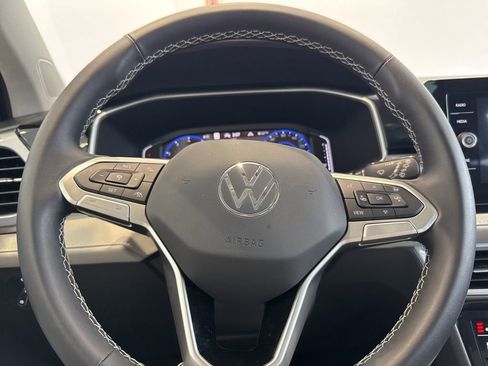 Used 2025 Volkswagen Taos SEL image 22
