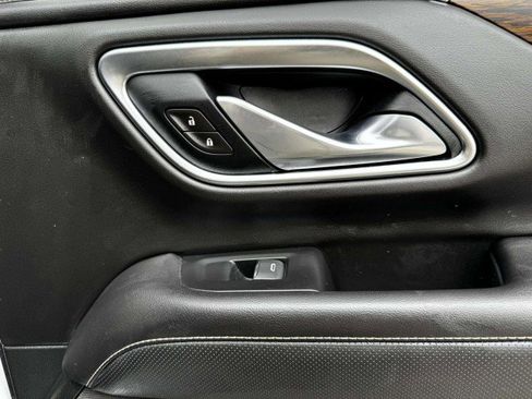 Used 2021 Chevrolet Suburban Premier w/ Premium Package image 52