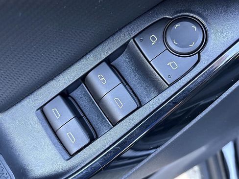 New 2026 Chevrolet Equinox LT image 14