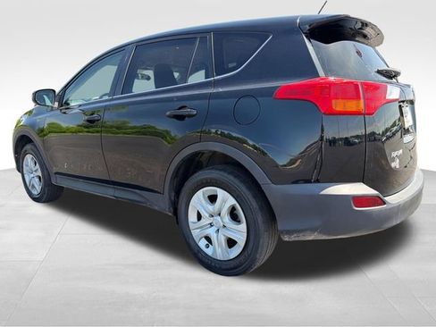 Used 2015 Toyota RAV4 LE AWD/4WD image 3
