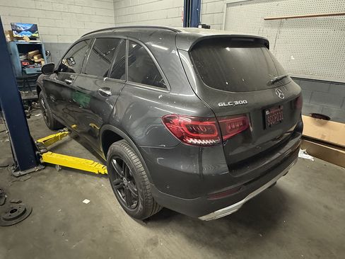 Used 2022 Mercedes-Benz GLC 300 image 4