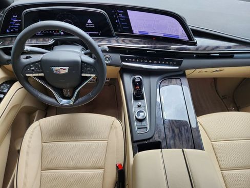 Used 2022 Cadillac Escalade Premium Luxury AWD/4WD image 25