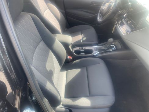 Used 2025 Toyota Corolla LE image 36