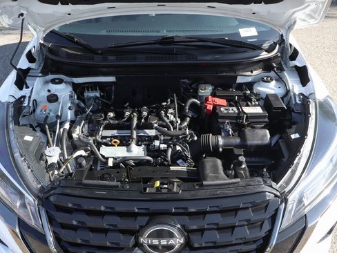 Used 2023 Nissan Kicks SR w/ SR Premium Package FWD image 14