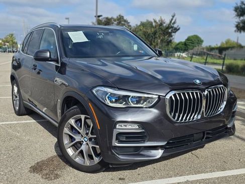 Used 2020 BMW X5 xDrive50i w/ Executive Package AWD/4WD image 38