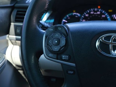 Used 2014 Toyota Camry XLE w/ Leather Package image 13