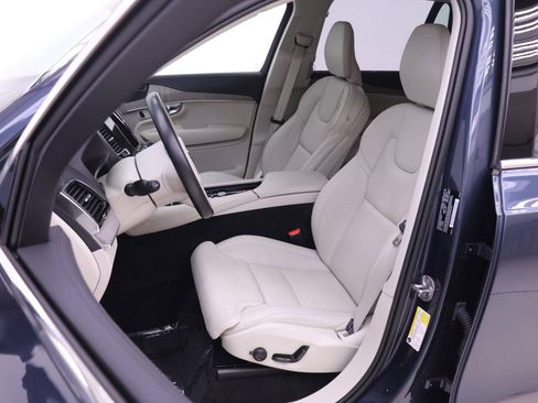 Used 2025 Volvo XC90 T8 Ultra w/ Protection Package Premier AWD/4WD image 7