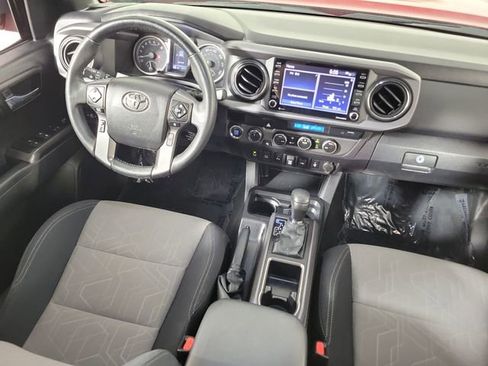 Used 2022 Toyota Tacoma TRD Sport w/ Technology Package AWD/4WD image 15
