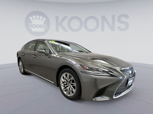 Used 2018 Lexus LS 500 w/ Accessory Package (Z2) image 8