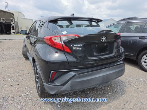 Used 2018 Toyota C-HR XLE FWD image 9
