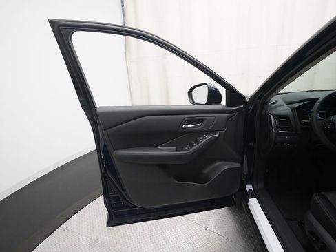 Certified 2026 Nissan Rogue SV image 28