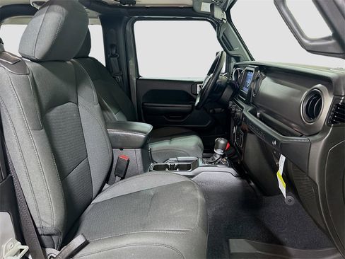 Used 2023 Jeep Wrangler Sport image 23