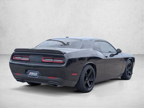 Used 2022 Dodge Challenger R/T w/ Blacktop Package RWD image 5