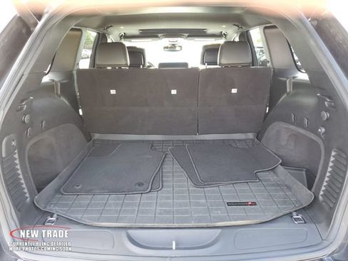 Used 2020 Jeep Grand Cherokee Limited AWD/4WD image 9