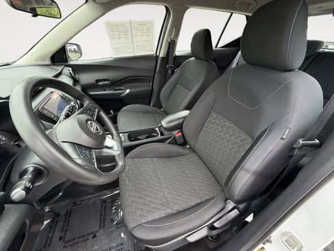 Used 2022 Nissan Kicks SV FWD image 10