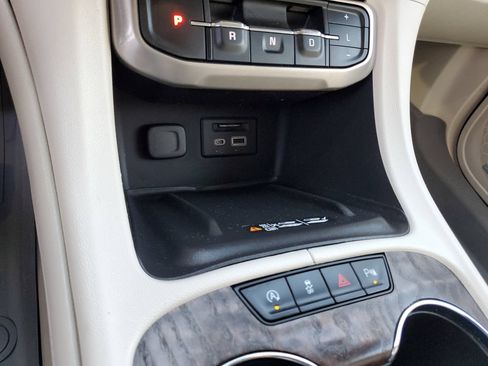 Used 2023 GMC Acadia Denali w/ Denali Technology Package FWD image 23