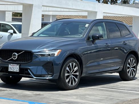 Certified 2025 Volvo XC60 B5 Core w/ Climate Package PRO image 8