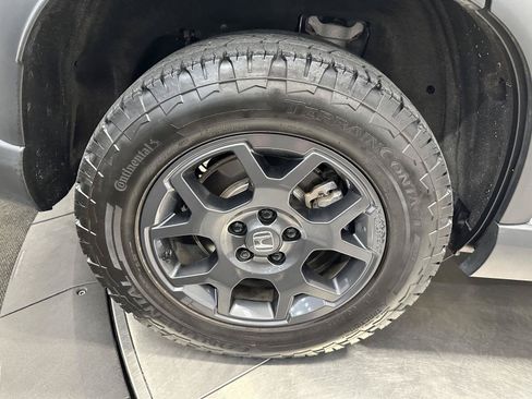 Certified 2025 Honda Pilot TrailSport image 11