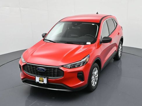 Used 2024 Ford Escape Active AWD/4WD image 17