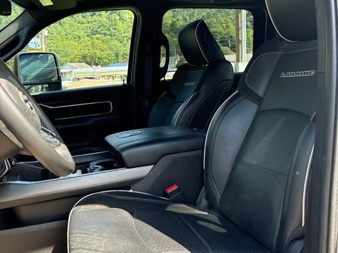 Used 2025 RAM 3500 Laramie AWD/4WD image 9