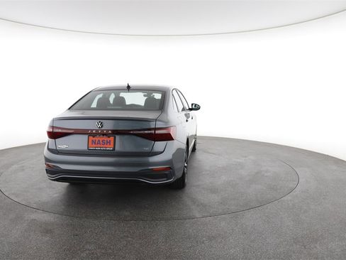Used 2025 Volkswagen Jetta SE image 11