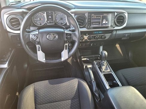 Used 2021 Toyota Tacoma SR5 w/ Trail Edition image 15