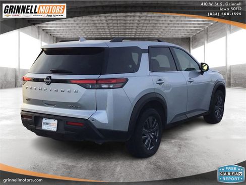 Used 2024 Nissan Pathfinder SV image 5