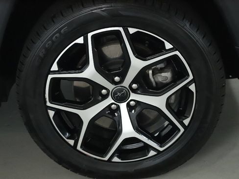 Used 2025 Jeep Compass Limited AWD/4WD image 10