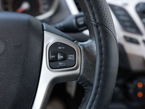 Used 2013 Ford Fiesta SE image 28