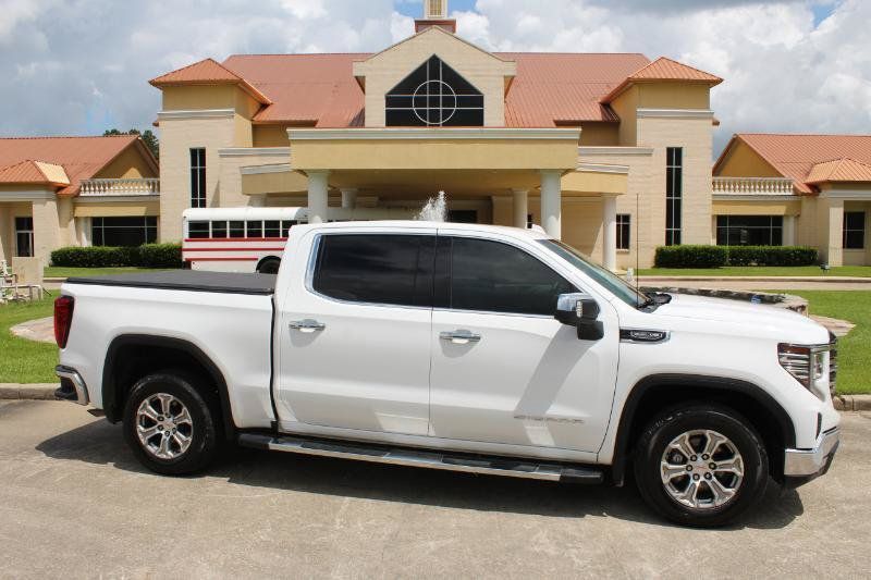 Used 2023 GMC Sierra 1500 SLT RWD image 2
