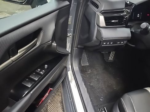 Used 2025 Toyota Camry SE image 27