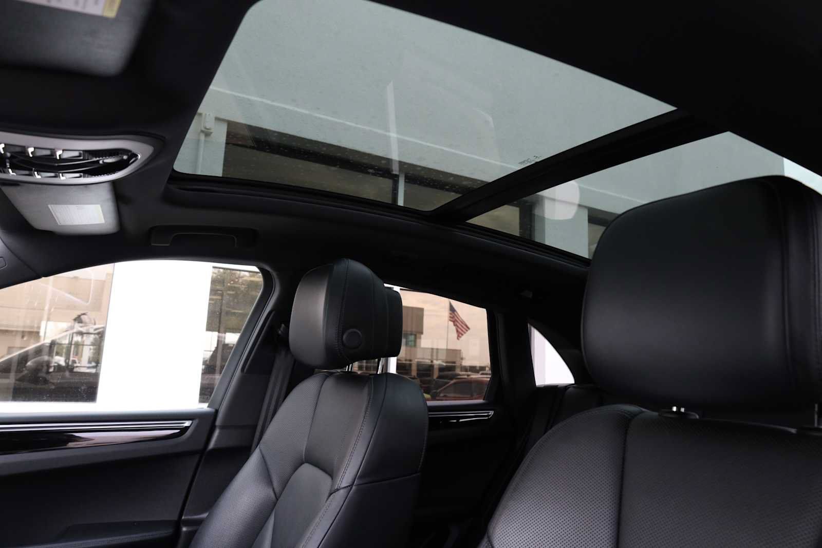 Used 2021 Porsche Macan AWD/4WD image 5