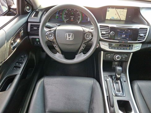 Used 2015 Honda Accord Touring image 11
