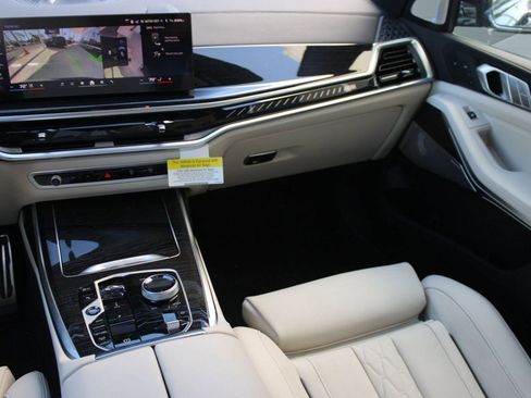 New 2026 BMW X7 M60i image 30