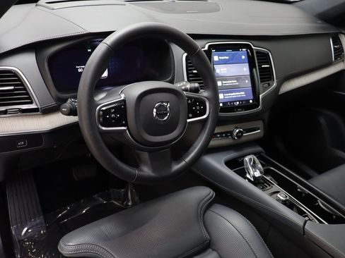 Used 2024 Volvo XC90 B6 Ultimate w/ Lounge Package image 7