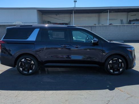 New 2026 Kia Carnival EX image 4