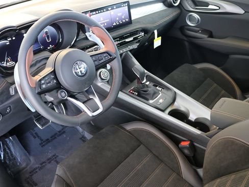 New 2025 Alfa Romeo Tonale AWD/4WD image 24