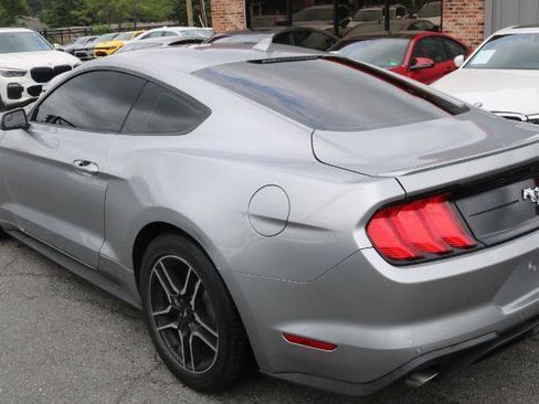Used 2020 Ford Mustang Premium RWD image 5