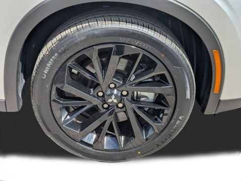 Used 2024 Mitsubishi Outlander SEL Black Edition image 11