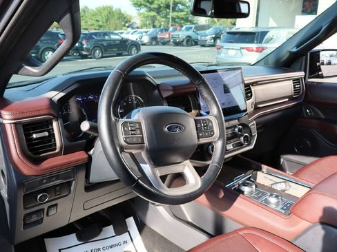 Used 2024 Ford Expedition Limited AWD/4WD image 15